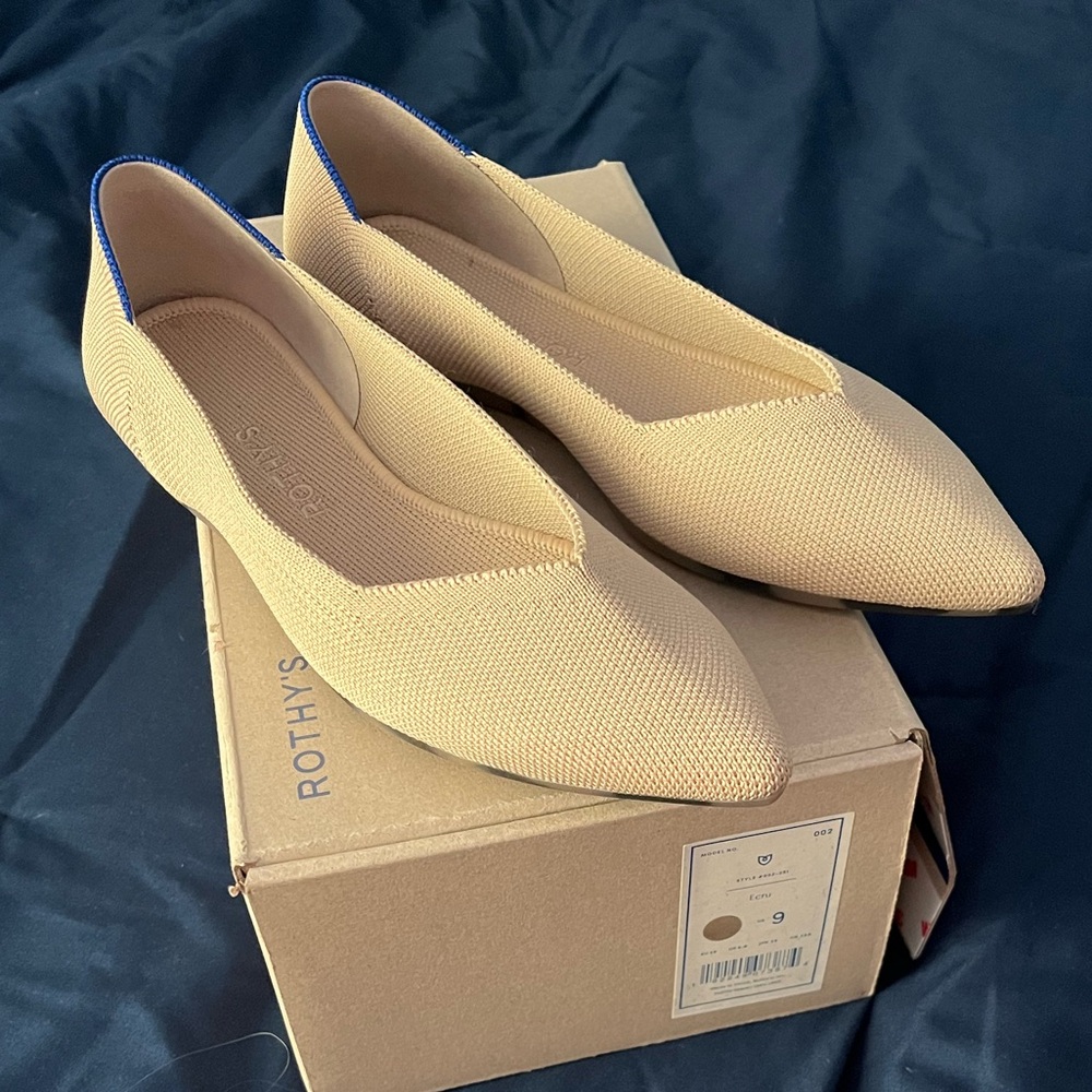 Rothy's (never worn) Ecru “The Point” Flats
